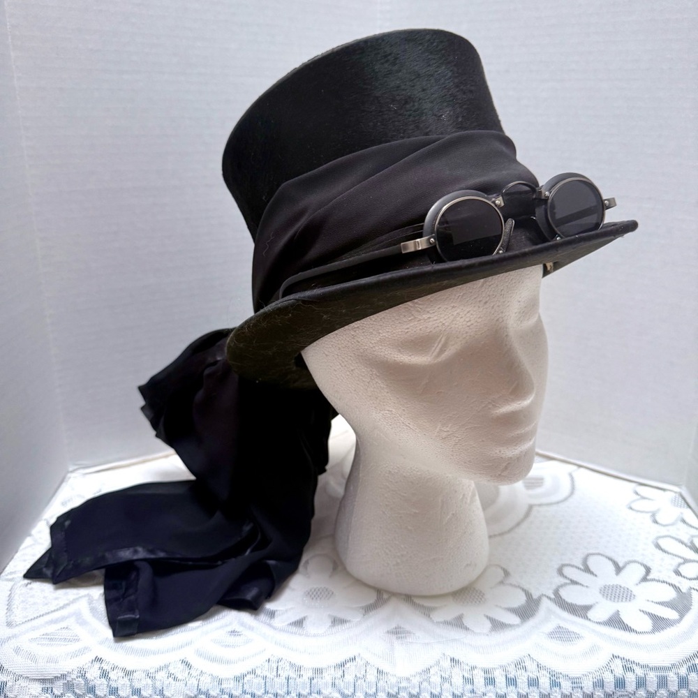 VICTORIAN TOP HAT 🎩 SCARF + SUNGLASSES STEAMPUNK STYLE VTG ENGLAND 1885 **READ**